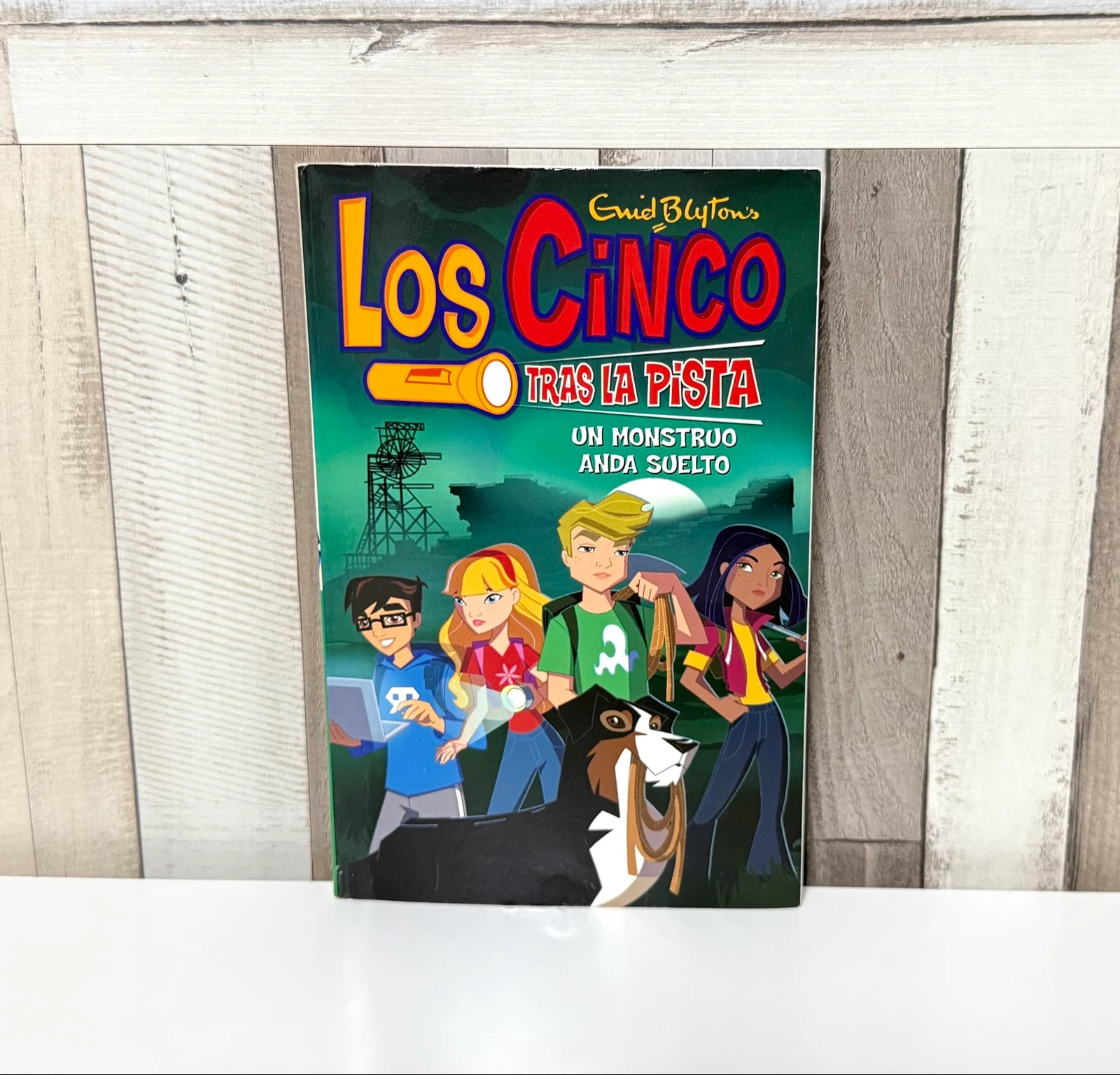 Libro Un monstruo anda suelto